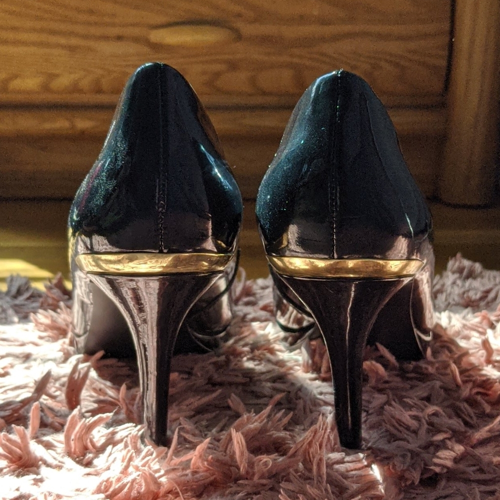 Heels - Picture 3 of 4